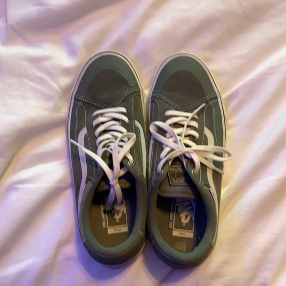 men’s vans - Picture 1 of 4